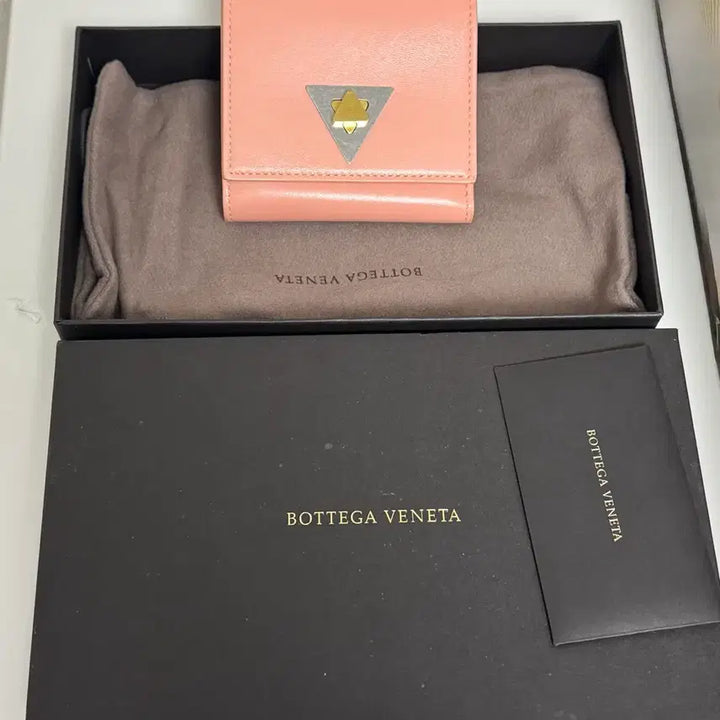 [BUNJANG] Bottega Veneta Tri-fold Wallet Shining Leather Pink / 보테가 베네타 트리폴드 지갑(샤이닝 레더)핑크