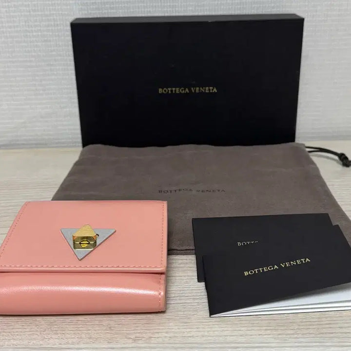 [BUNJANG] Bottega Veneta Tri-fold Wallet Shining Leather Pink / 보테가 베네타 트리폴드 지갑(샤이닝 레더)핑크