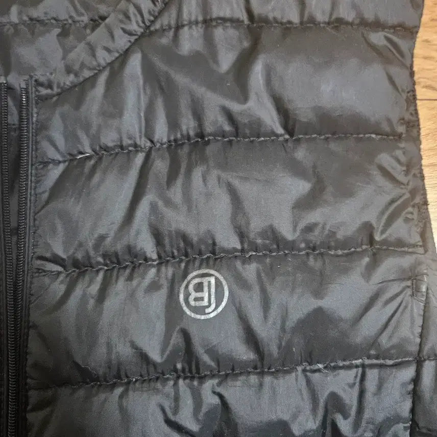 [SOLD OUT] 블랙 경량 패딩 조끼