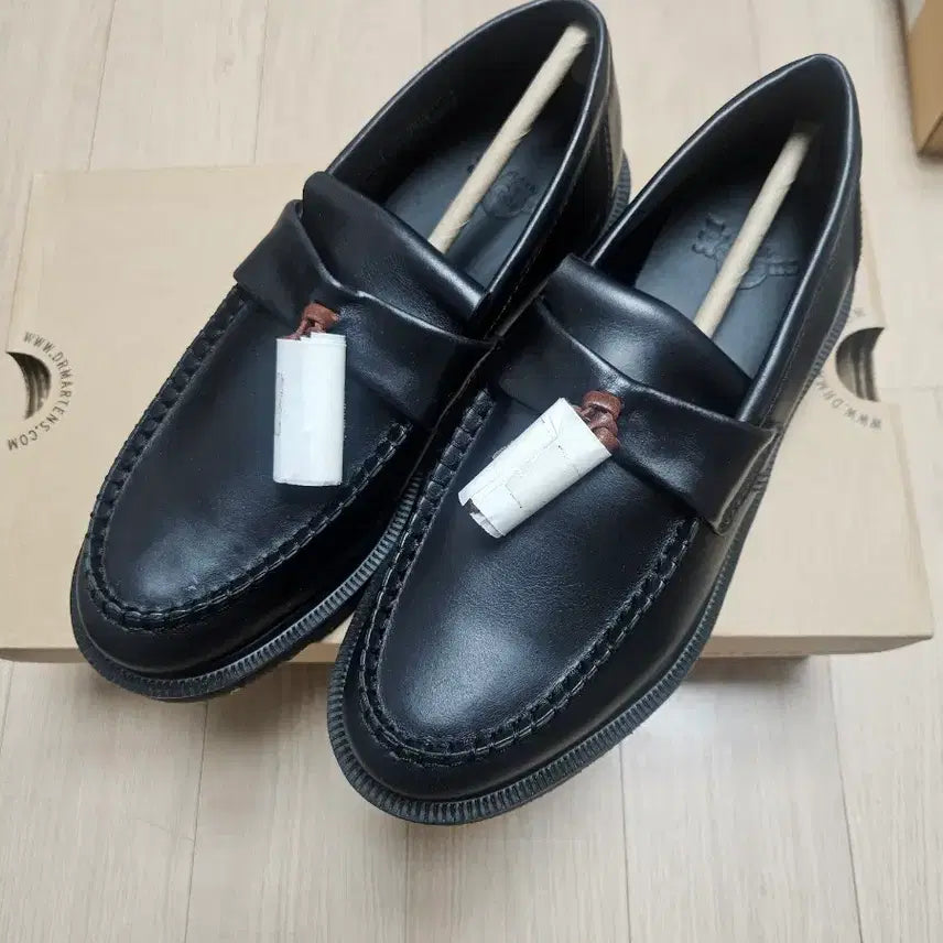 [BUNJANG] Dr. Martens Adrian Navy/Brown Tassel Loafers / 새상품 닥터마틴 아드리안 (네이비/브라운테슬)