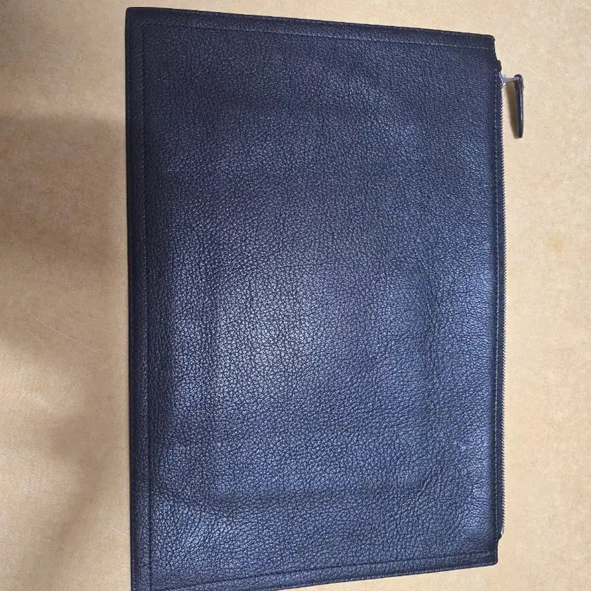 [SOLD OUT] 지방시 안티고나 고트스킨 클러치 판매합니다.
