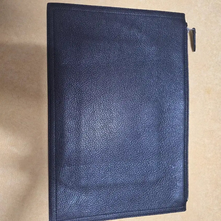 [SOLD OUT] 지방시 안티고나 고트스킨 클러치 판매합니다.