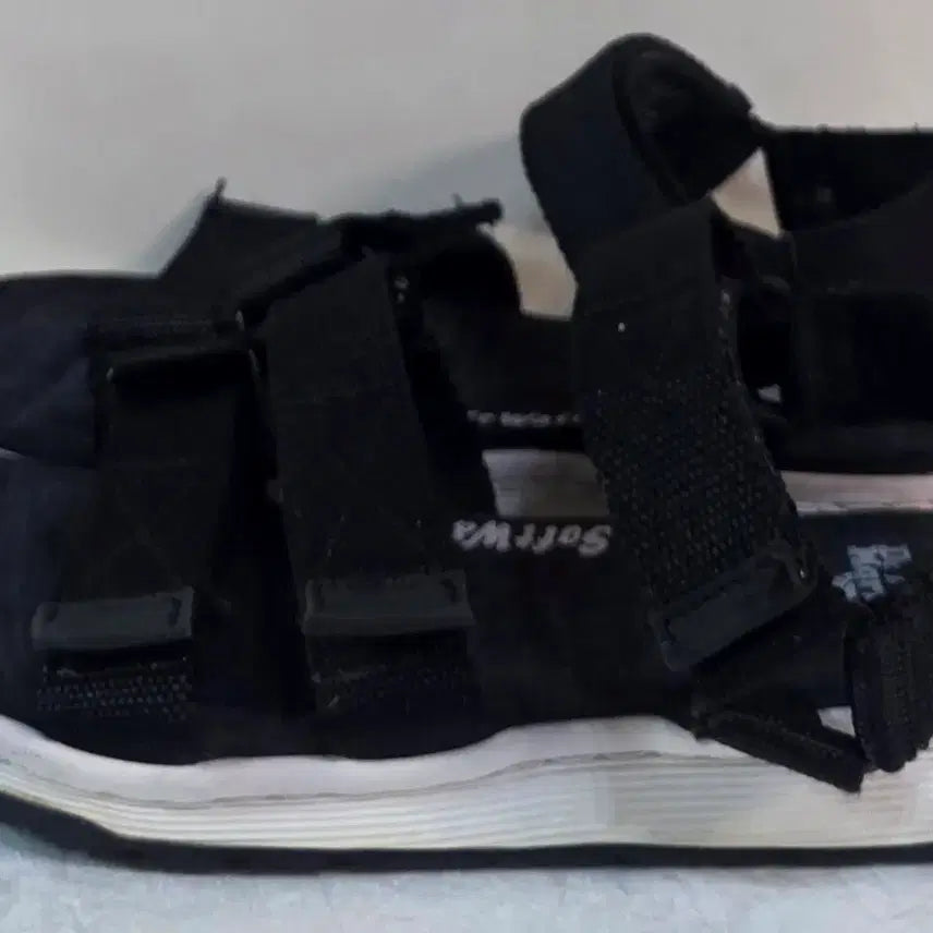 [BUNJANG] Dr. Martens Maldon Light Strap Sandals Black/White / [270] 닥터마틴 말돈 라이트 스트랩 샌들 블랙화이트ㅡ단종매물