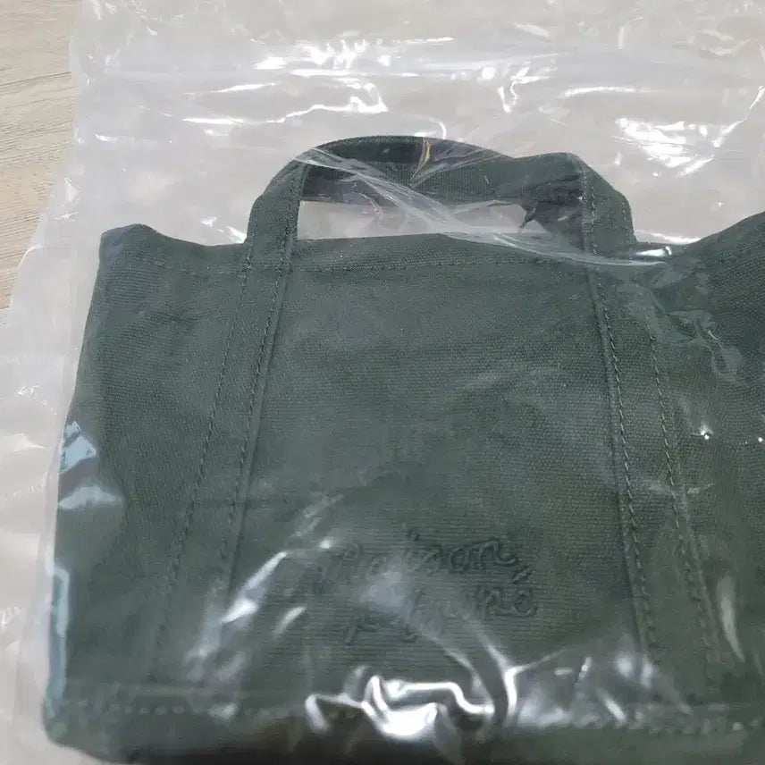 [SOLD OUT] 새상품) 메종키츠네 폭스 자수 토트백 카키