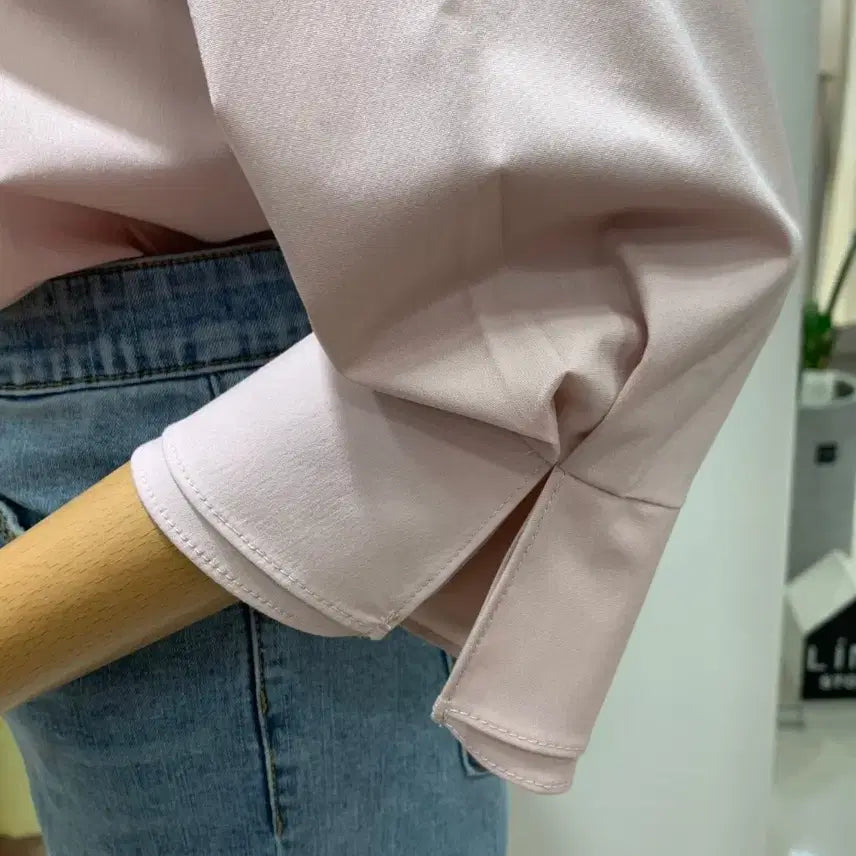 [SOLD OUT] LINE 브랜드 블라우스(새상품)
