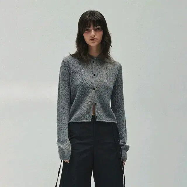 [SOLD OUT] 다이애그널 레이스 펀칭 가디건