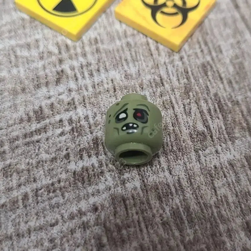 [BUNJANG] Eclipsegrafx Radioactive Printing Tiles &amp; BrickArms Zombie Head Set / 레고 방사능 프린팅 타일, 브릭암즈 좀비 헤드 판매