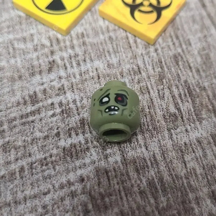 [BUNJANG] Eclipsegrafx Radioactive Printing Tiles &amp; BrickArms Zombie Head Set / 레고 방사능 프린팅 타일, 브릭암즈 좀비 헤드 판매