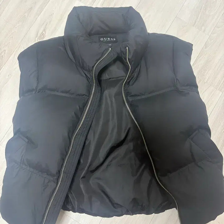 [BUNJANG] Guess Black Padded Vest / 게스 블랙 패딩 조끼