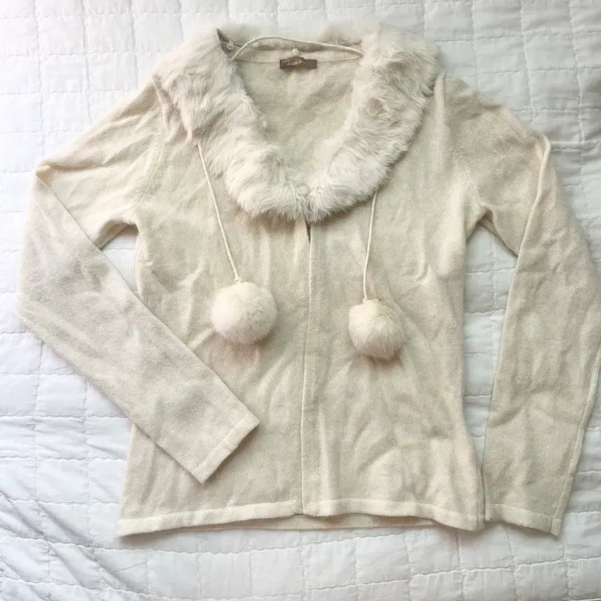 [BUNJANG] Rogal Top Pom Pom Knit Cardigan / 로걀탑 퍼 폼폼 니트 가디건 니트 히메갸루 라떼갸루 빈티지