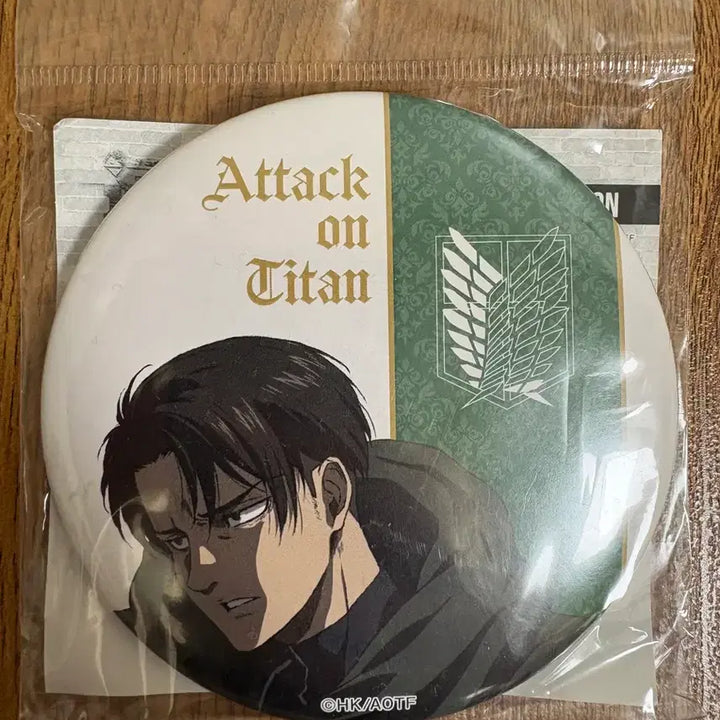 [SOLD OUT] (새상품,일괄) 진격의거인 진격거 리바이,에렌 캔뱃지