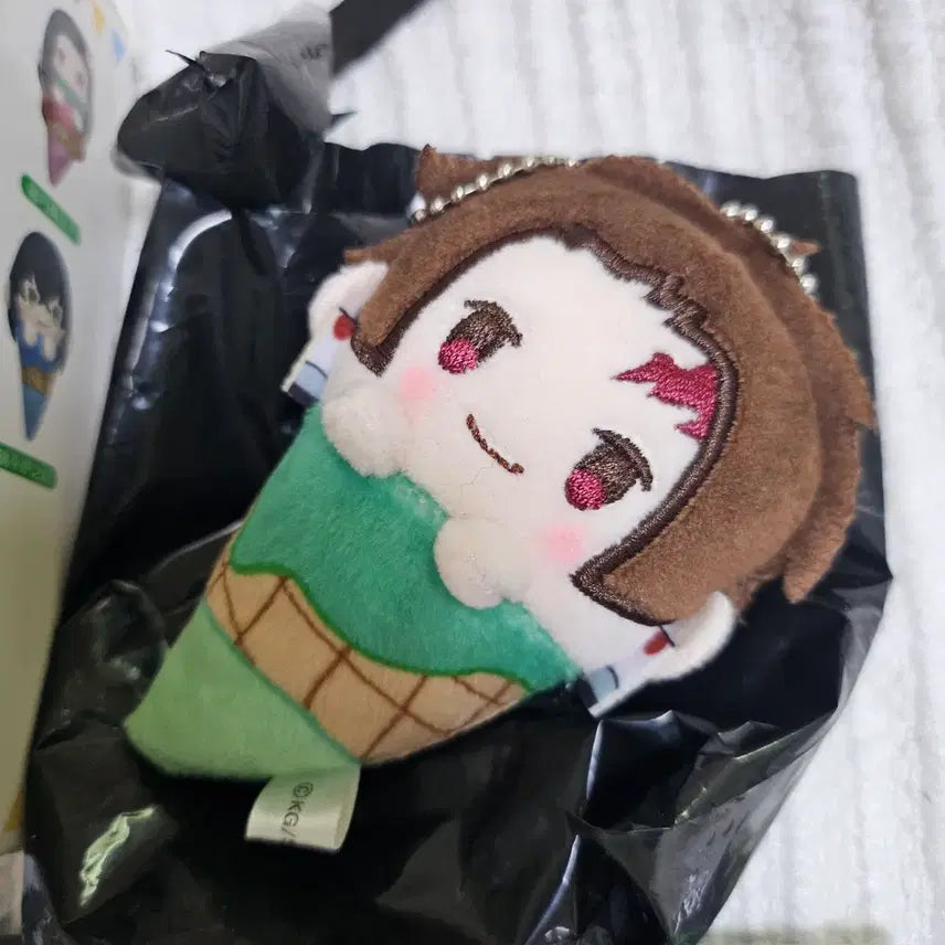 [SOLD OUT] 귀멸의 칼날 탄지로 아이스타피누이/인형(포카증정)