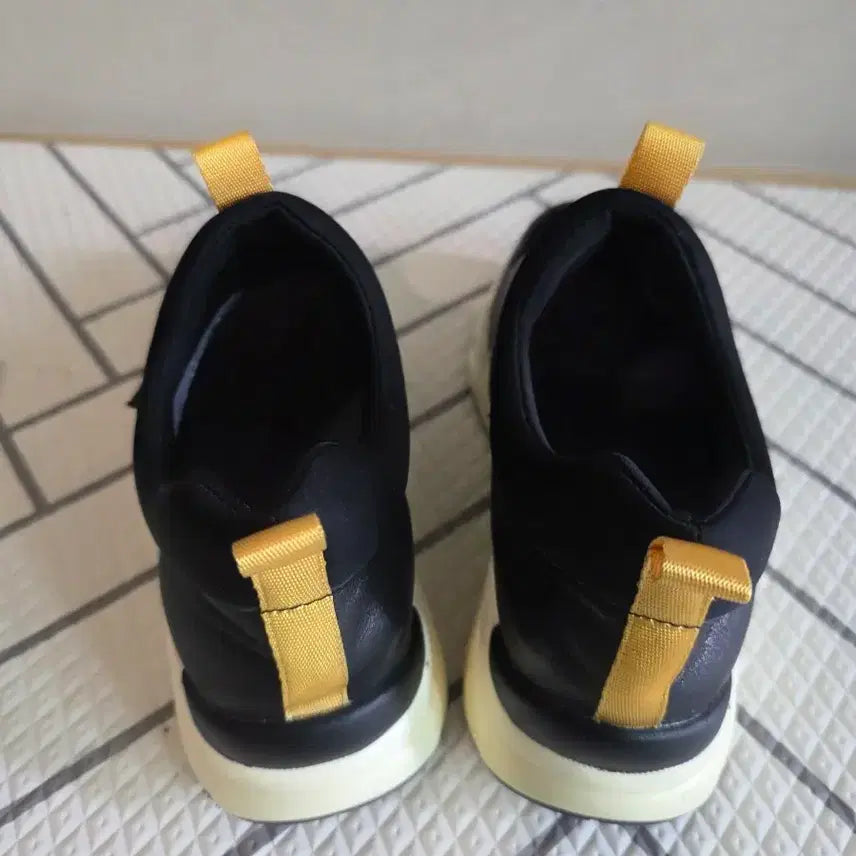 [SOLD OUT] 디자이너 슈즈 씸 스니커즈.235사이즈