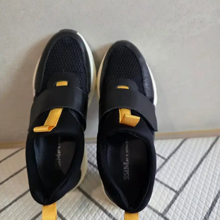 [SOLD OUT] 디자이너 슈즈 씸 스니커즈.235사이즈
