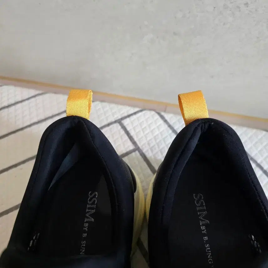 [SOLD OUT] 디자이너 슈즈 씸 스니커즈.235사이즈