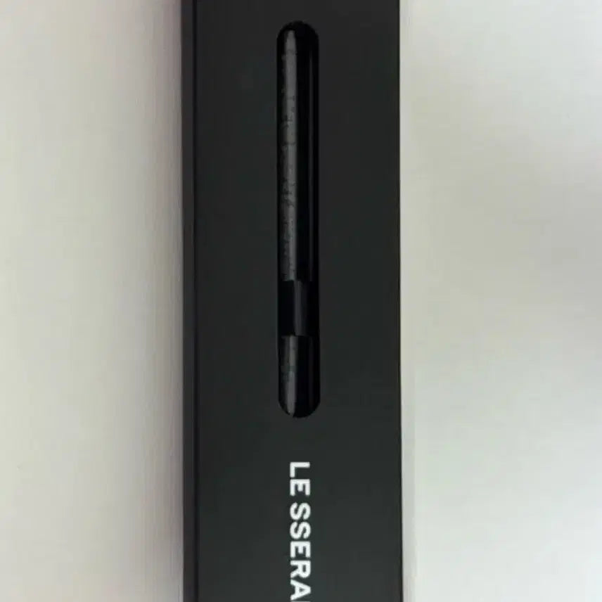 [BUNJANG] LE SSERAFIM Fearless Debut Showcase Light Stick / 르세라핌 피어레스 데뷔 쇼케이스 스틱 응원봉