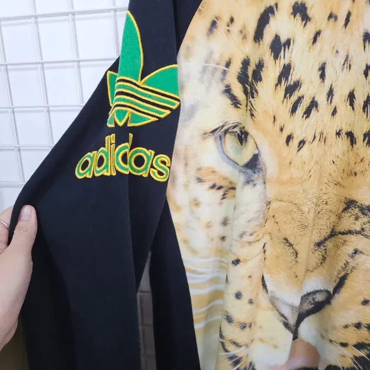 [BUNJANG] Adidas Tiger Print Sweatshirt Black / 아디다스 호랑이 프린팅 맨투맨 블랙