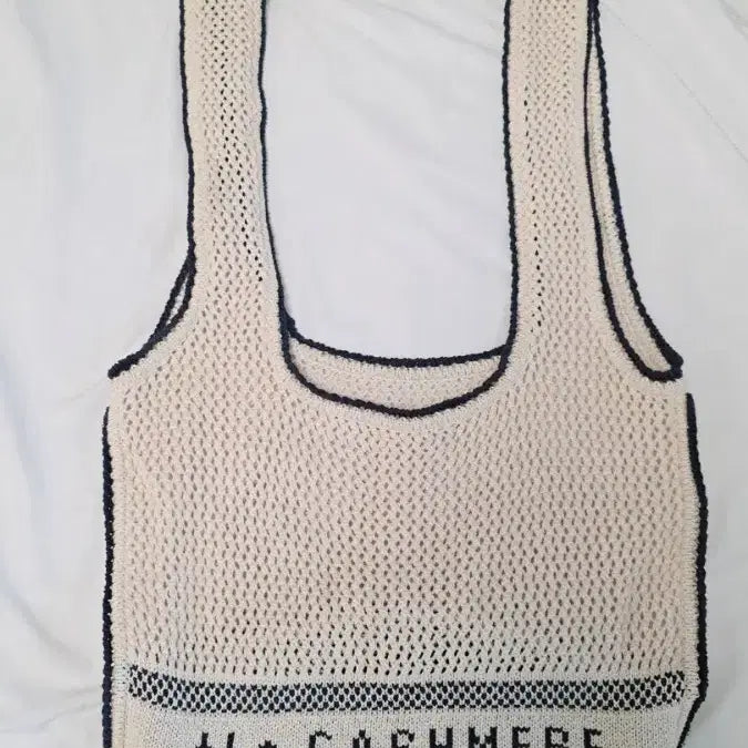 [BUNJANG] The Cashmere Crochet Tote Bag / [한섬] the CASHMERE 더 캐시미어 크로셰 토트백 정품 팝니다.