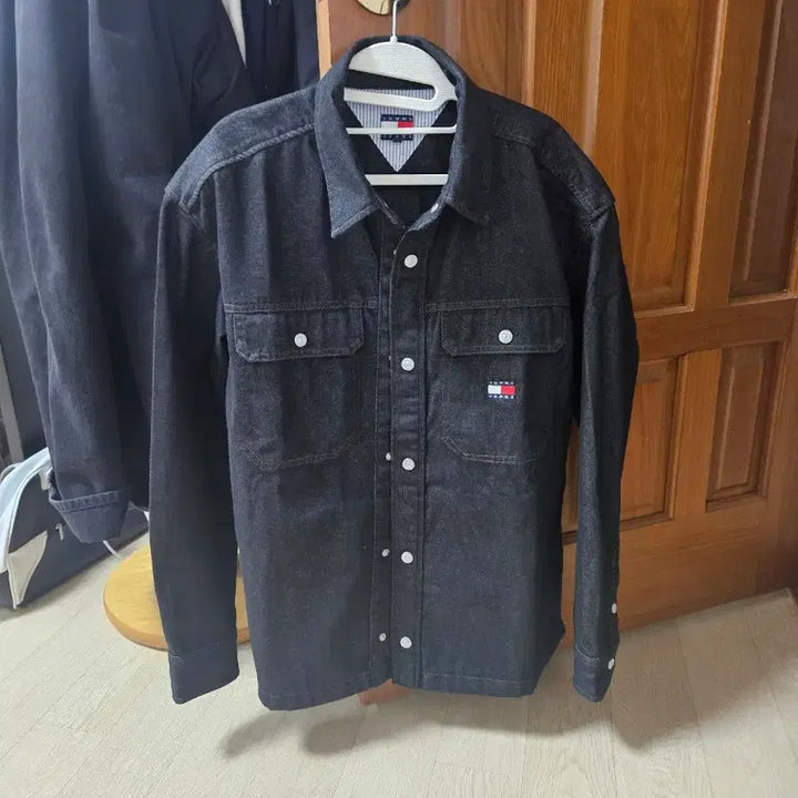 [SOLD OUT] [새상품] 타미진스 흑청 블랙 데님 셔켓 자켓