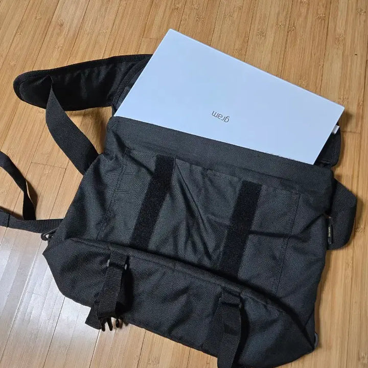 [BUNJANG] Black Messenger Bag / 블랙 메신저백 크로스백 노트북가방 서류가방