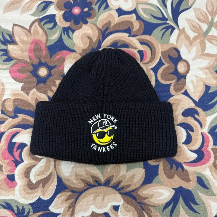 [BUNJANG] MLB New York Yankees Smile Beanie / 엠엘비 MLB 뉴욕양키즈 스마일 비니(블랙)