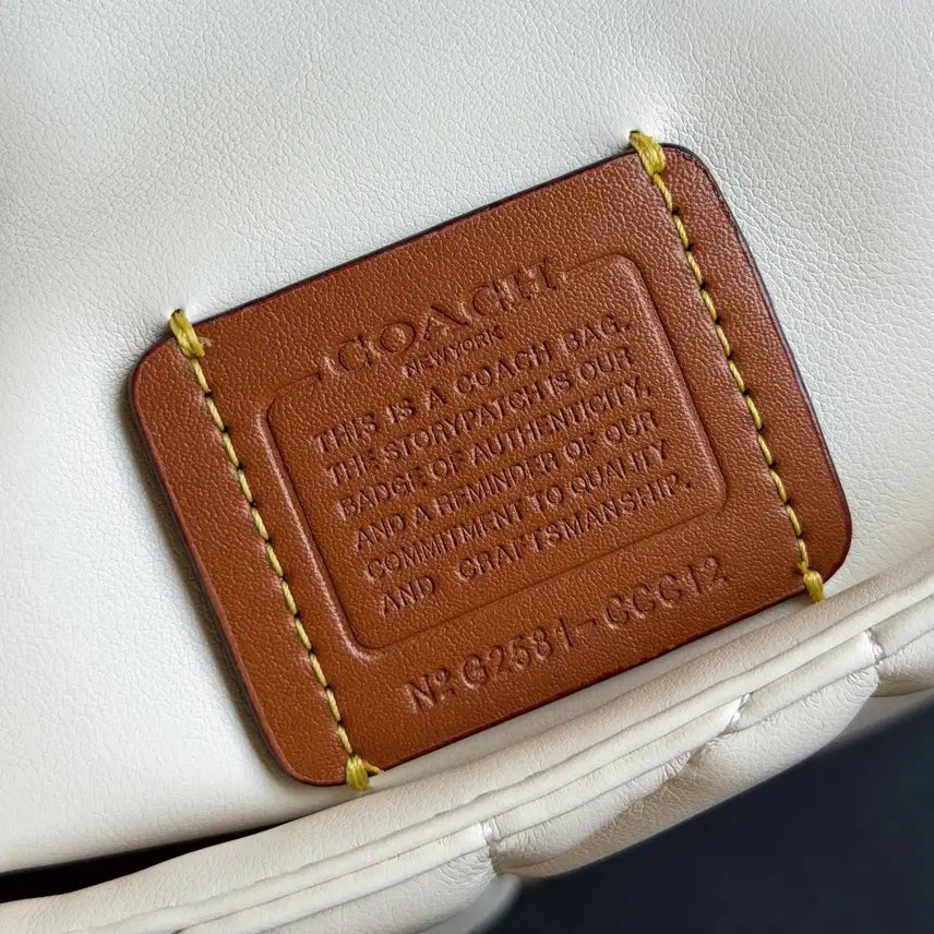 [BUNJANG] Coach Tevi Top Handle Bag with Quilting CCC12 White / 코치 테비 탑 핸들백 위드 퀄팅 CCC12 화이트 새상품