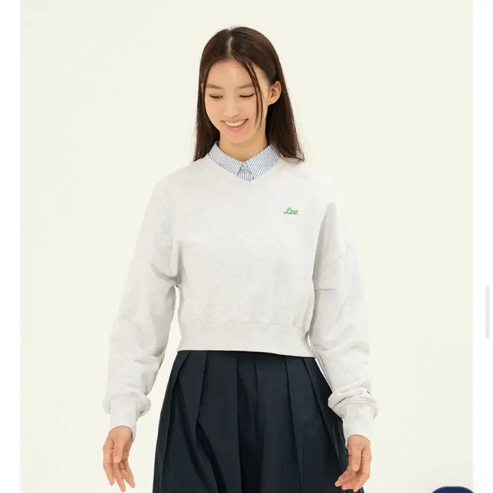 [BUNJANG] LEE Cropped V-Neck Sweatshirt M / 새상품) 리 크롭 브이넥 맨투맨M