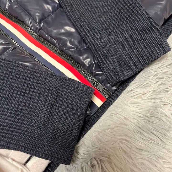 [BUNJANG] Moncler Tri-Stripe Knit Padded Jacket / [XLsize] 몽클레어 삼선 니트패딩