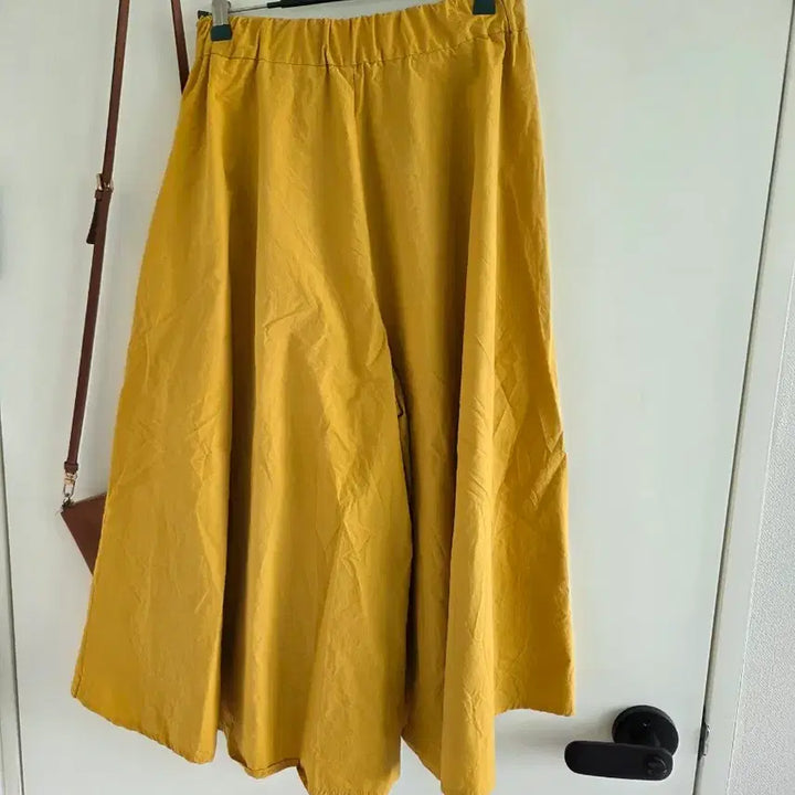 [BUNJANG] Mustard Yellow Flare Skirt Pants / 머스타드 옐로우 플레어 스커트 바지