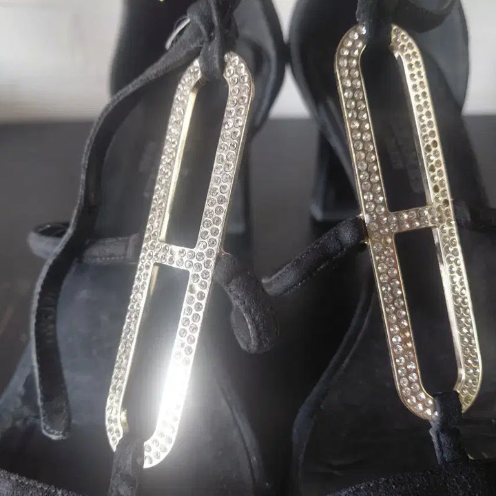 [BUNJANG] Hermes Black Suede Sandals / 에르메스 블랙 샌들 스웨이드 H 장식 38 1/2