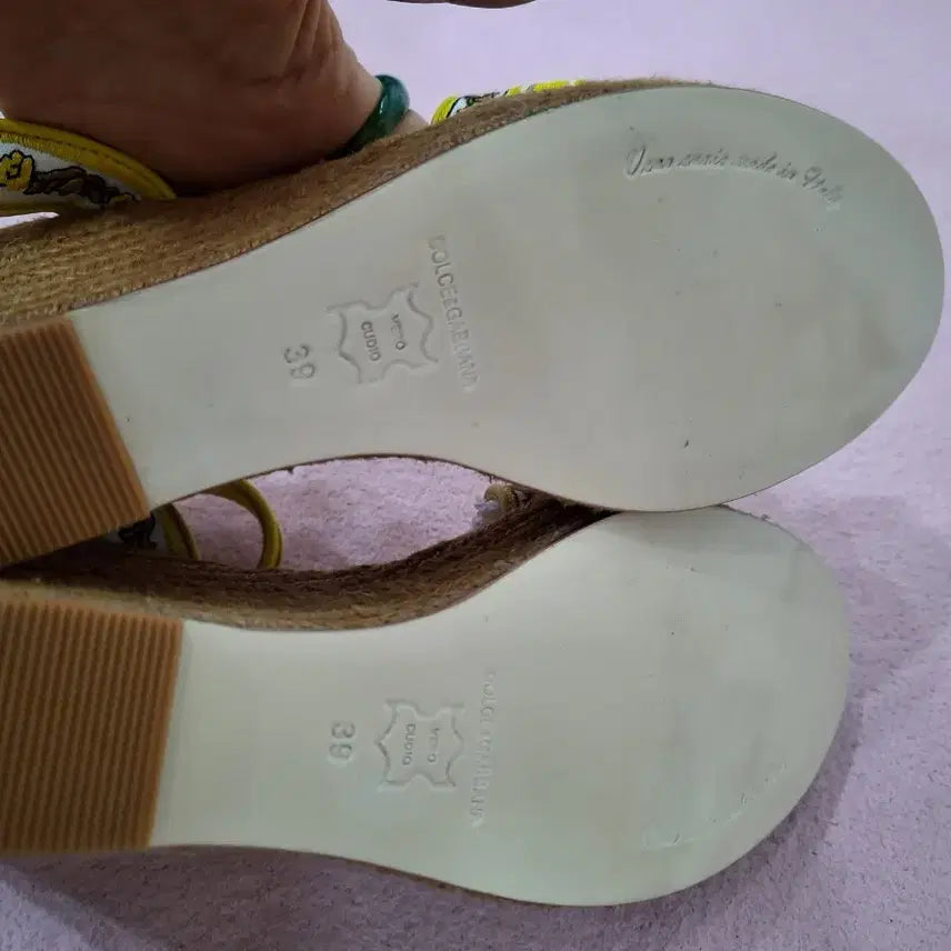 [BUNJANG] Dolce &amp; Gabbana Yellow Sandals / 돌체앤가바나 옐로우 샌들 슬리퍼