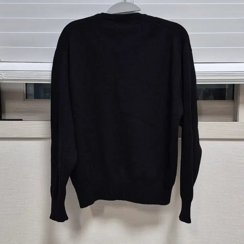 [BUNJANG] ixiz V-Neck Knit Sweater / [ixiz] 여성 V넥 니트 판매합니다(사이즈: M/색상: 블랙)