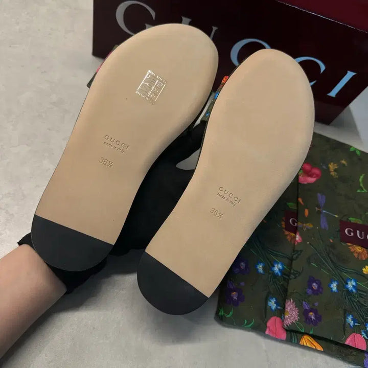 [SOLD OUT] 정품/ 구찌(Gucci) 플로럴 호스빗 슬라이드 샌들 슬리퍼
