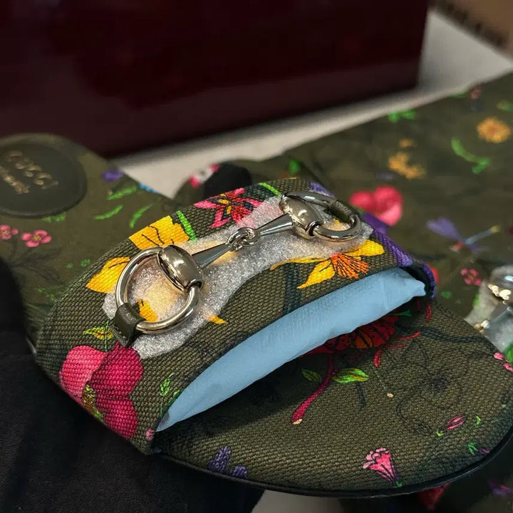 [SOLD OUT] 정품/ 구찌(Gucci) 플로럴 호스빗 슬라이드 샌들 슬리퍼