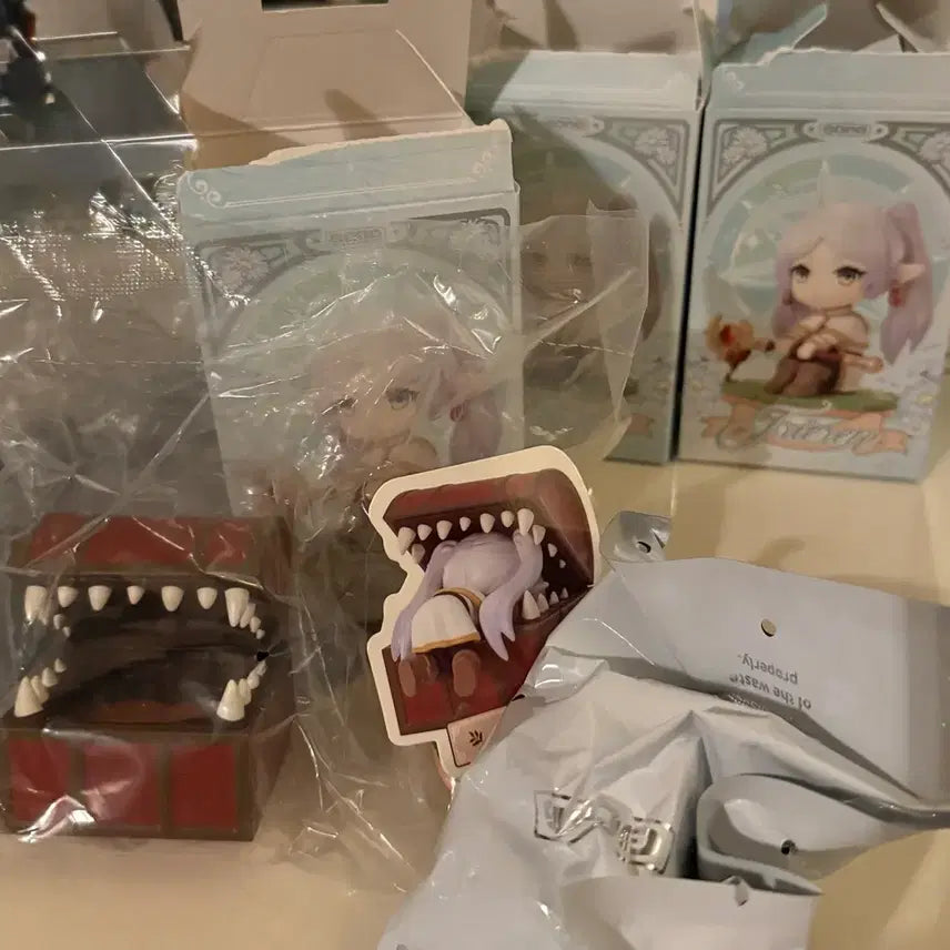 [BUNJANG] Popmart Frieren Mimic, Hyther, and Eisen Figure Bundle / 장송의프리렌 팝마트 미믹 시크릿, 하이터, 아이젠 일괄 팝니다!