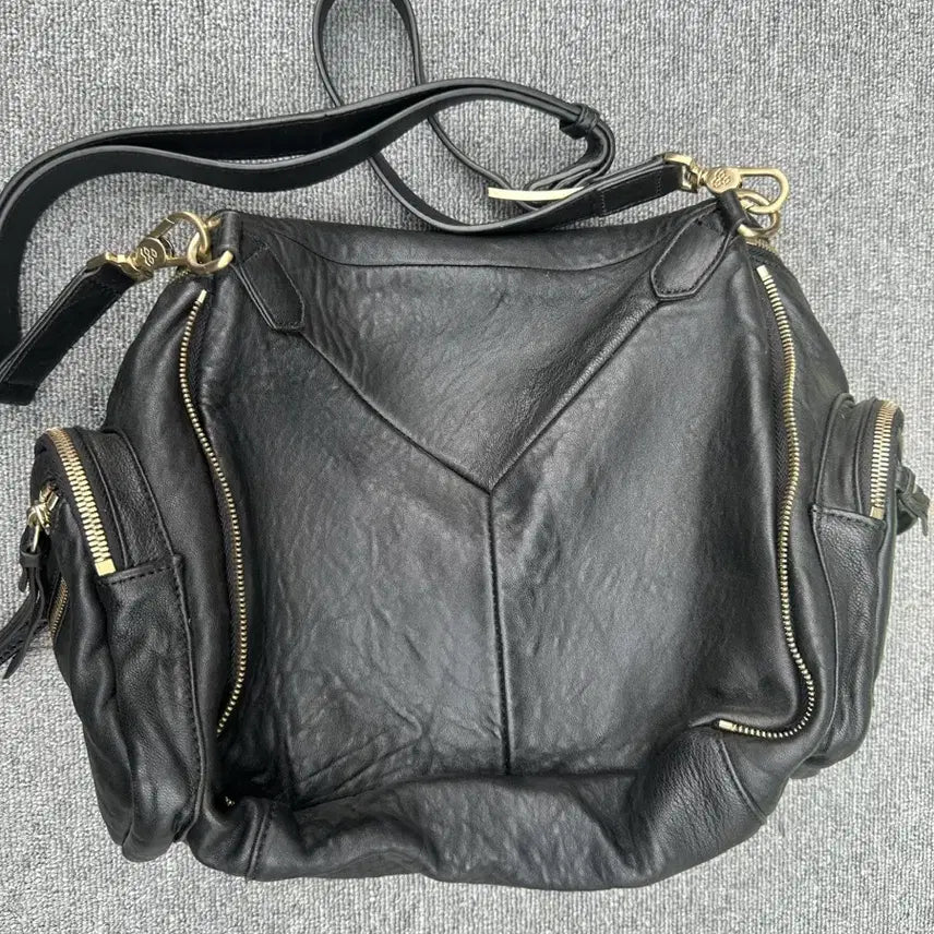 [BUNJANG] FINN ESKER Black Lambskin Shoulder Bag &amp; Crossbody / S핀에스커(FINN ESKER) 블랙 양가죽 숄더백 겸 크로스 판매합니다