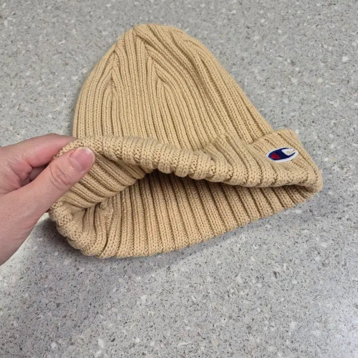 [BUNJANG] Champion Unisex Beanie Beige / [챔피온]남녀공용 비니 판매합니다(사이즈: 57~59cm/색상: 베이지)