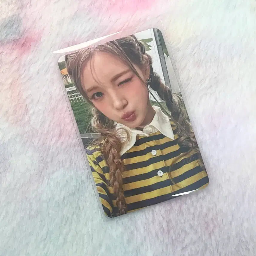 [SOLD OUT] 하츠투하츠 유하 루드 럭드 헬로라이브 미공포 포카