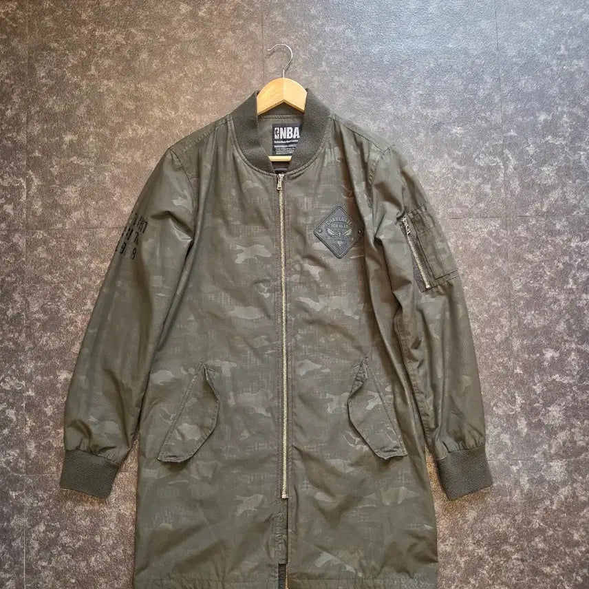 [BUNJANG] NBA Charlotte Hornets Camo Long Jacket - M / NBA 샬롯 호네츠 카모 롱 자켓 -M