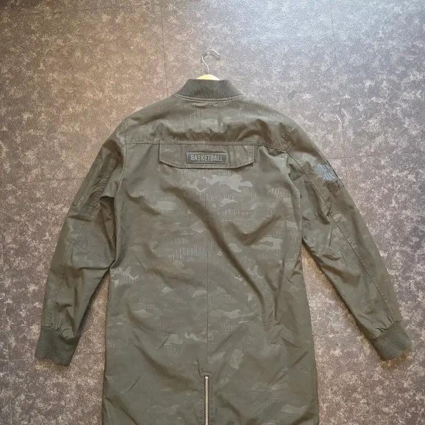 [BUNJANG] NBA Charlotte Hornets Camo Long Jacket - M / NBA 샬롯 호네츠 카모 롱 자켓 -M