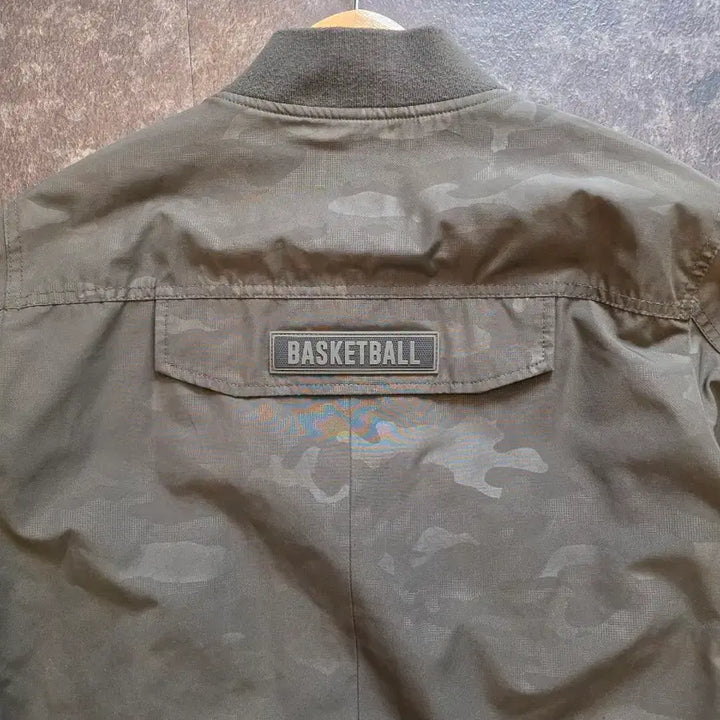 [BUNJANG] NBA Charlotte Hornets Camo Long Jacket - M / NBA 샬롯 호네츠 카모 롱 자켓 -M