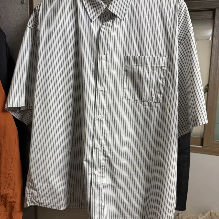 [BUNJANG] Siiiz Striped Crop Half Shirt / 시즈 멀티 레일 크롭 스트라이프 하프 셔츠