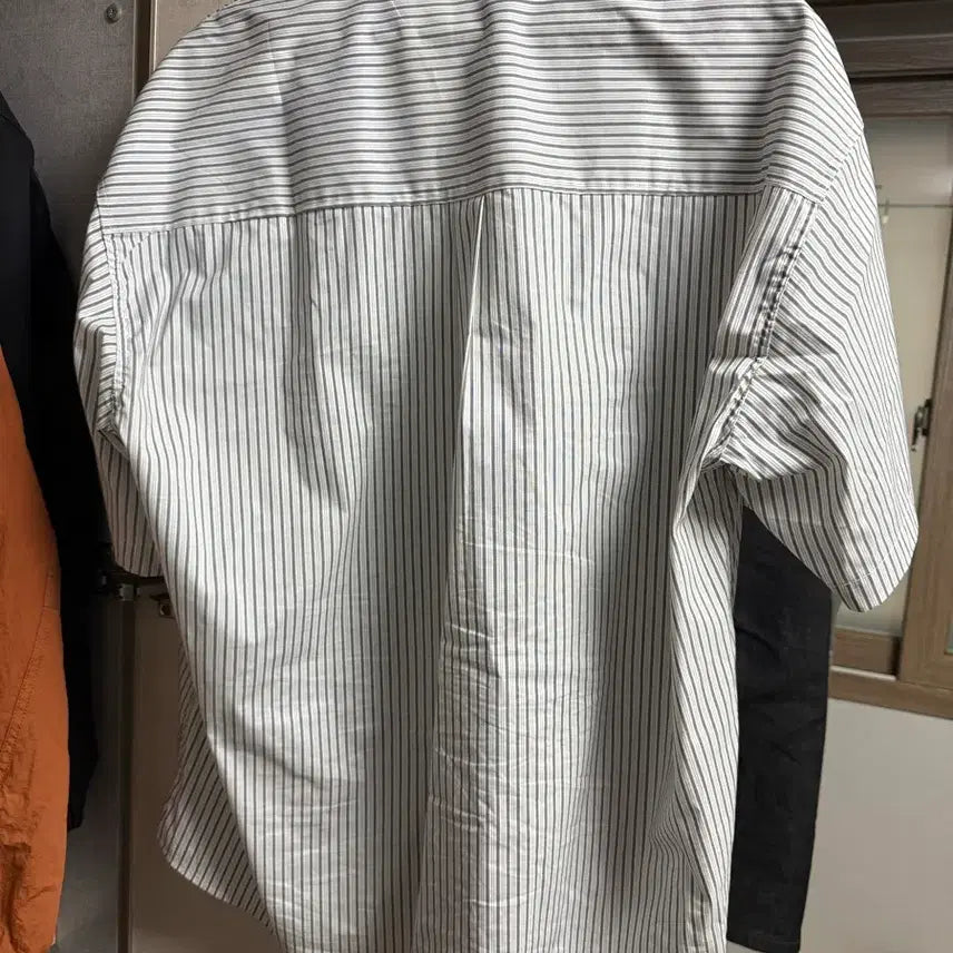 [BUNJANG] Siiiz Striped Crop Half Shirt / 시즈 멀티 레일 크롭 스트라이프 하프 셔츠