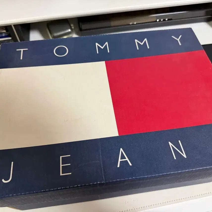 [BUNJANG] Tommy Hilfiger Kendrick Limited Edition Sneakers / 타미힐피거 켄드릭 스니커즈 한정판