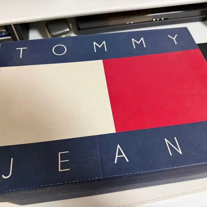 [BUNJANG] Tommy Hilfiger Kendrick Limited Edition Sneakers / 타미힐피거 켄드릭 스니커즈 한정판