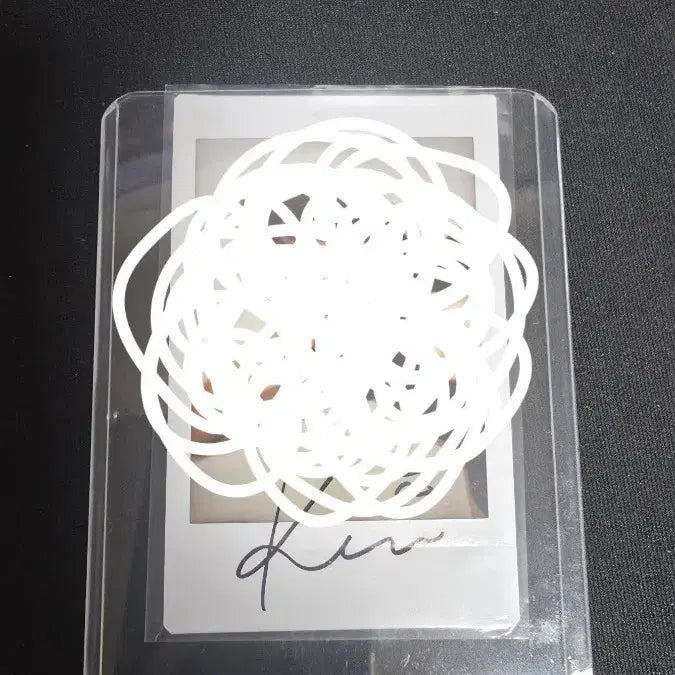 [BUNJANG] FIFTY FIFTY Keena Signed Polaroids / 피프티피프티 키나 싸인 폴라 사인 FIFTY FIFTY