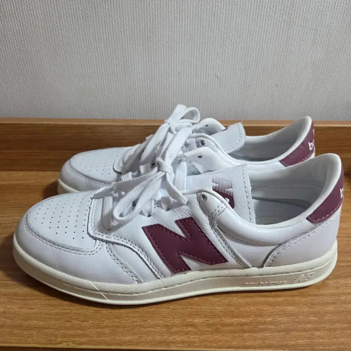 [BUNJANG] New Balance T500 White Sneakers / 뉴발란스 T500 화이트 [235]
