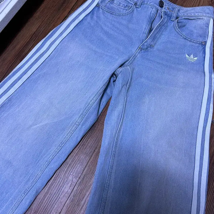 [BUNJANG] Adidas Denim Jeans / 태국 아디다스 스트라이프 연청데님 25