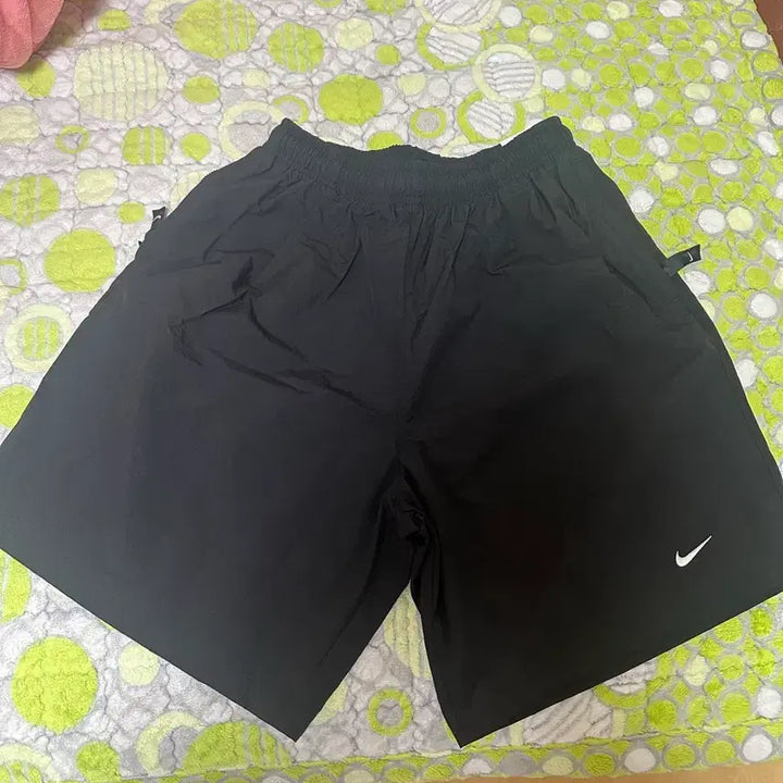 [BUNJANG] Nike Solo Swoosh Woven Shorts (Black) / 나이키 솔로 스우시 우븐 쇼츠(DX0749-010)
