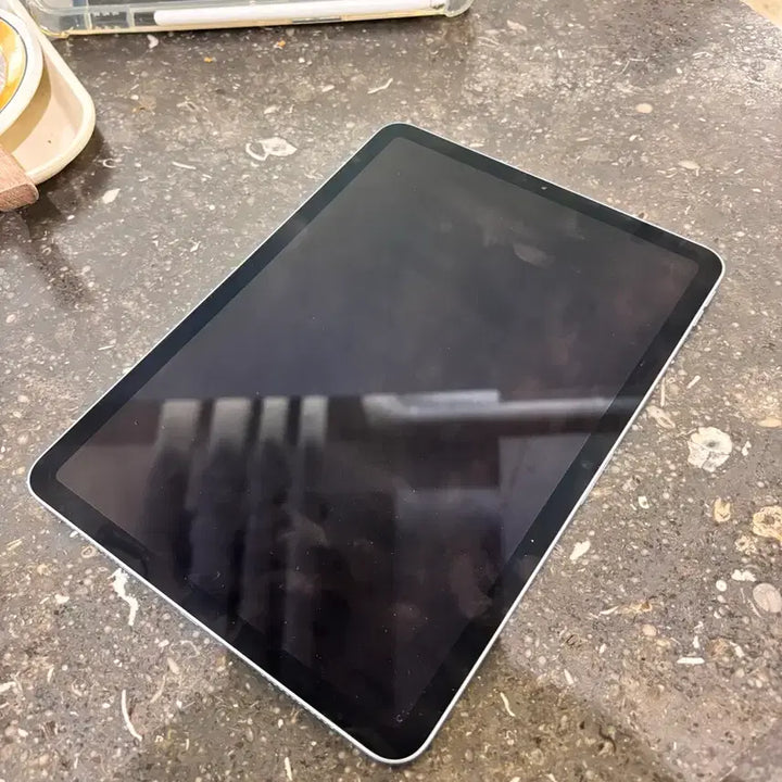 [BUNJANG] Apple iPad Air (4th Gen) 11-inch - Screen Damaged (For Parts) / 아이패드 에어(4세대) 11인치 스크린 파손 부품용